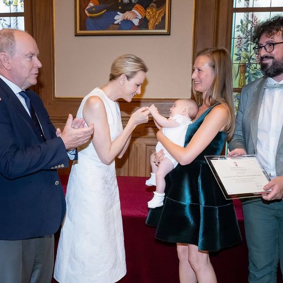 Jacques et Gabriella ont été évoqués lors de leur échange.

Charlene de Monaco est allée à la rencontre de Anna Ella Carlevaris, la 10 000ème citoyenne de la Principauté. Capture d'écran Instagram