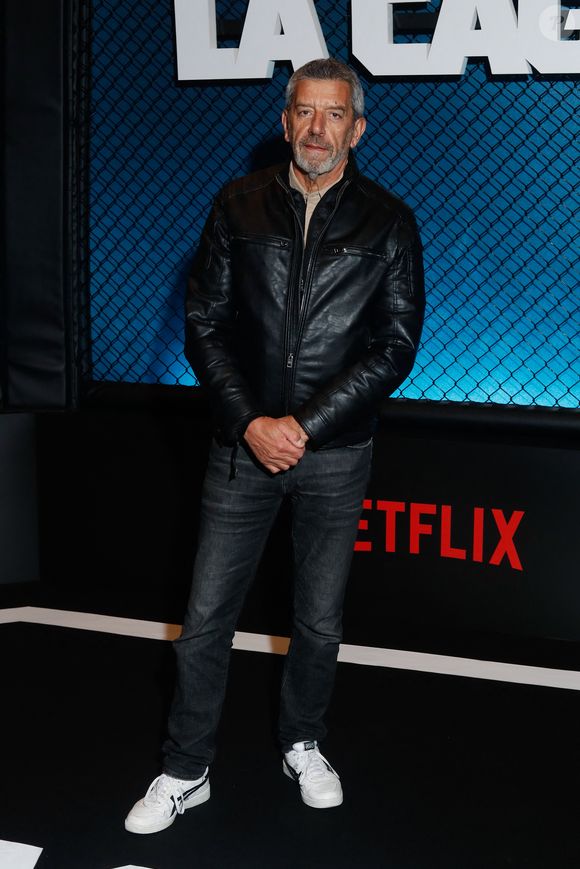Michel Cymès - Avant-première de la série "La cage" se déroulant dans le monde du MMA réalisée par F. Gastambide avec l'aide de D. Krespine qui sera diffusée sur Netfilx à partir du 8 novembre 2024 au Cinéma Pathé Palace à Paris le 4 novembre 2024. © Christophe Clovis / Bestimage