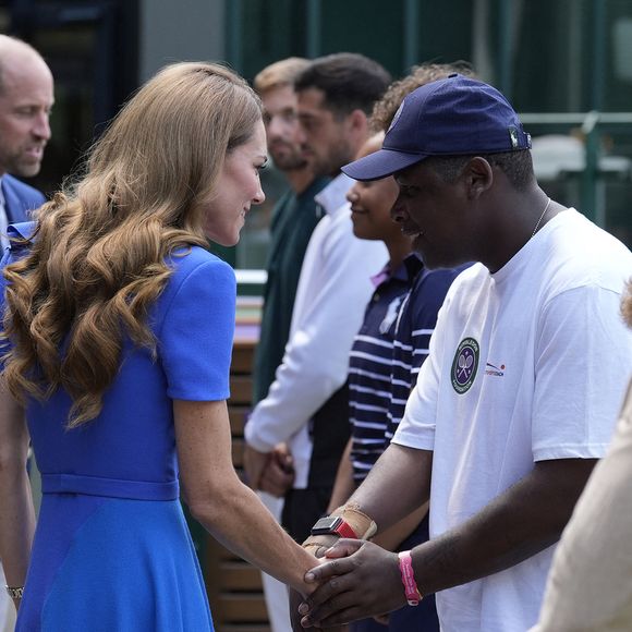 Ils ont toutefois réagi humblement sur les réseaux sociaux à la journée de commémoration.

Le prince William, prince de Galles, et Catherine (Kate) Middleton, princesse de Galles, le prince George de Galles et Princesse Charlotte  lors de la finale hommes de Wimbledon le 13 juin 2025
©Andrew Matthews/WPA-Pool