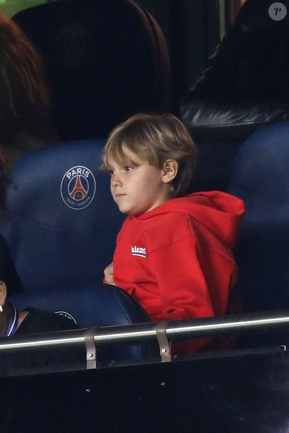 Davi Lucca da Silva Santos (fils de Neymar) dans les tribunes du parc des princes lors du match de football de ligue 1 opposant le Paris Saint-Germain (PSG) à l'Olympique Lyonnais (OL) à Paris, France, le 7 octobre 2018. ©CYRIL MOREAU / BESTIMAGE