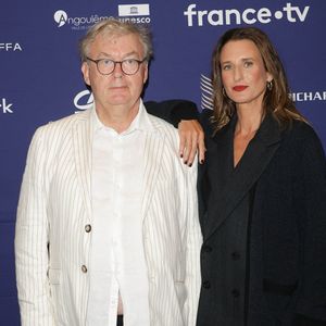 Dominique Besnehard et Camille Cottin au photocall de la cérémonie de clôture lors de la 19ème édition du festival du film francophone d'Angoulême, France, le 29 août 2026. © Coadic Guirec/Bestimage