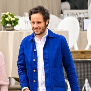 Le chanteur Vianney à la reconnaissance du prix Barnes lors de la 10ème édition du "Longines Paris Eiffel Jumping" à la Plaine de Jeux de Bagatelle à Paris, France, le 22 juin 2024.

© Perusseau-Veeren/Bestimage