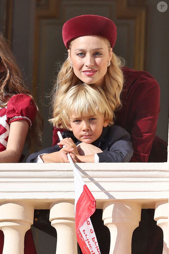 Beatrice Borromeo et son fils Stefano Casiraghi à l'occasion de la Fête Nationale de Monaco, le 19 novembre 2023.

Photo : Dominique Jacovides-Bruno Bebert / Bestimage
