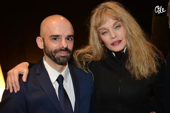 Cette profession, qui compte seulement 3 718 membres en France, consiste notamment à faire appliquer les décisions de justice et à réaliser des constats.

Arielle Dombasle et Ludwig Briand (Mimi-Siku, "Un Indien dans la ville") lors de la soirée de clôture du 9ème festival 2 Valenciennes, le 23 mars 2019. 

© Veeren Ramsamy / Bestimage