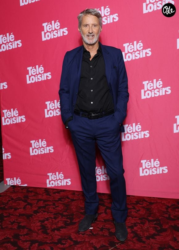 Antoine De Caunes - Photocall des "Télé Loisirs Awards" au Casino de Paris le 29 Septembre 2026. © Denis Guignebourg/Bestimage |