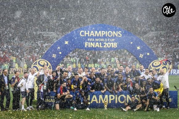 Il provenait de la collection personnelle de l'ancien international français.

L'équipe de France (Les Bleus) sur la pelouse du stade Loujniki après leur victoire sur la Croatie (4-2) en finale de la Coupe du Monde 2018 (FIFA World Cup Russia2018). Moscou, le 15 juillet, 2018.
© Cyril Moreau/Bestimage