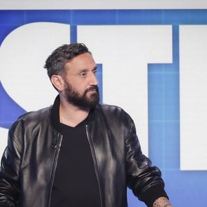 On le retrouvera tout de même dès la rentrée prochaine sur W9 dans une émission quotidienne

Exclusif - Cyril Hanouna - Plateau de la dernière émission "TPMP" présentée par C.Hanouna à Paris  le 26 mars 2025. Cyril Hanouna va désormais entamer une diète cathodique avant d'arriver chez M6 et reste en attendant sur Europe 1. © Jack Tribeca / Bestimage