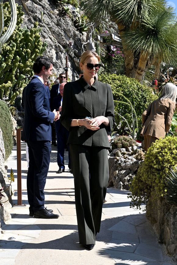 Le prince Albert II de Monaco, sa femme la princesse Charlene et la princesse Caroline de Hanovre ont pu découvrir les travaux d'aménagements réalisés pendant 5 ans au jardin exotique de Monaco avant son ouverture au public le 30 mars.© Bruno Bebert / Bestimage