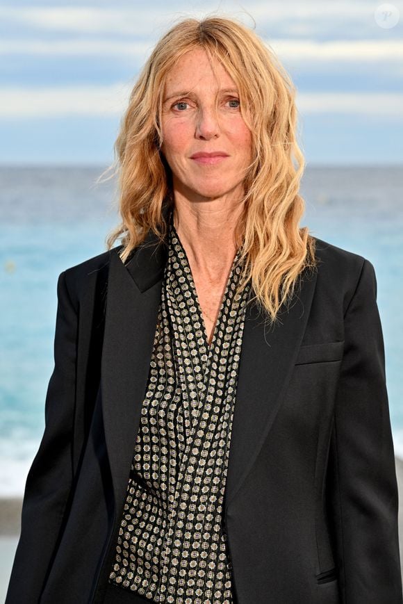 “Plusieurs mois, mais ça s’était plus quand j’étais petite ou adolescente”, ajoute-t-elle

Sandrine Kiberlain au photocall pour le film "Sarah Bernhardt, La Divine " lors de la 6ème édition du festival Cinéroman à Nice le 2 octobre 2024.

© Bebert / Jacovides / Bestimage