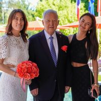 A 82 ans, le chef étoilé Georges Blanc s'est marié avec Sara ! Photos du mariage en présence de sa fille Lara qui vient de fêter ses 18 ans et de Laurent Gerra