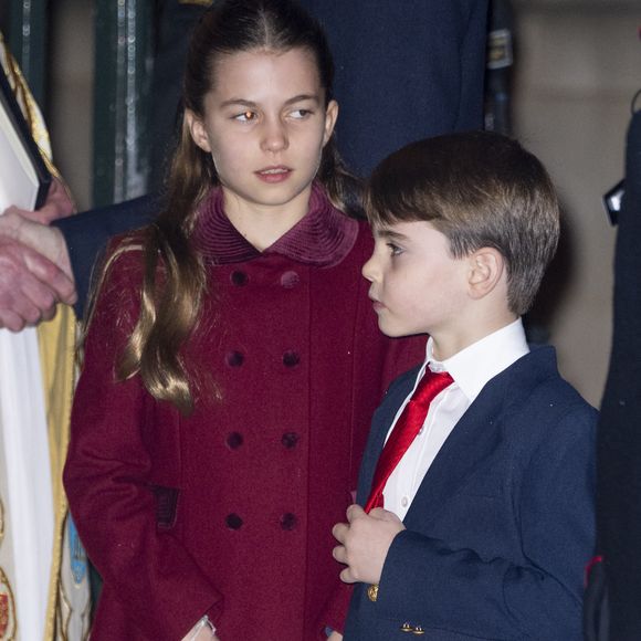 La princesse Charlotte de Galles et le prince Louis de Galles à la messe "Together At Christmas Carol" à l'abbaye de Westminster à Londres, Royaume-Uni, le 6 décembre 2024. GOFF INF / BESTIMAGE