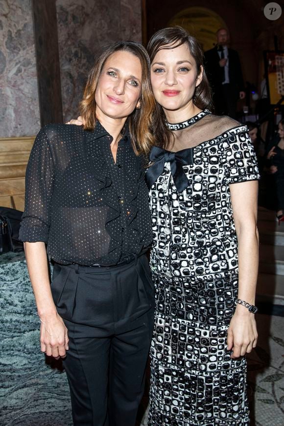 Camille Cottin et Marion Cotillard (en Chanel) - Intérieur du dîner Chanel des révélations César 2020 au Petit Palais à Paris, le 13 janvier 2020.
© Olivier Borde/Bestimage