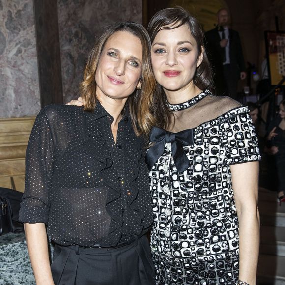 Camille Cottin et Marion Cotillard (en Chanel) - Intérieur du dîner Chanel des révélations César 2020 au Petit Palais à Paris, le 13 janvier 2020.
© Olivier Borde/Bestimage
