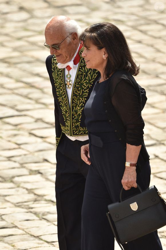 Anne Sinclair et Pierre Nora assistant à une cérémonie d'hommage à la femme politique française et survivante de l'Holocauste Simone Veil dans la cour des Invalides à Paris, France, le 5 juillet 2017. Photo par Lionel Hahn/ABACAPRESS.COM