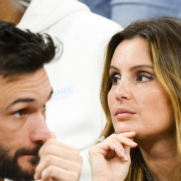 Hugo Lloris et sa femme Marine - People et joueurs en famille dans les tribunes lors du match de demi-finale "France - Maroc" lors de la Coupe du Monde 2022 au Qatar (FIFA World Cup Qatar 2022). © JB Autissier / Panoramic / Bestimage