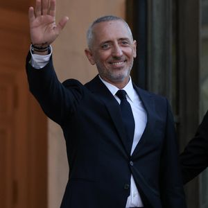 L'humoriste et acteur, Gad Elmaleh arrive au palais de l'Élysée pour un dîner offert aux chefs d’état et de gouvernement par le président de la république dans le cadre du XIXe Sommet de la Francophonie à Paris, le 4 octobre 2024. © Stéphane Lemouton / Bestimage