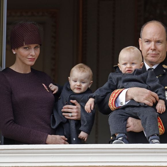 Jacques et Gabriella soufflent leur dixième bougie aujourd'hui...


La princesse Charlene, sa fille la princesse Gabriella, le prince Albert II de Monaco et son fils le prince Jacques - La famille de Monaco au balcon du palais princier lors de la fête nationale monégasque.
Jean-Claude Vinaj / Bestimage