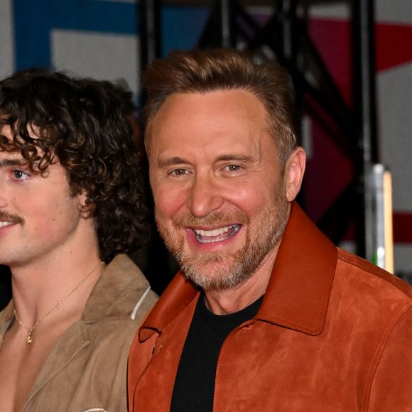 Benson Boone et David Guetta aux NRJ Music Awards au palais des festivals de Cannes, le 1er novembre 2024. 

Photo : Guignebourg-Bebert / Bestimage