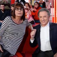 Les derniers mois de Michel Drucker n'ont pas été évidents : l'animateur apprend à vivre sans cette femme qui occupait une place à part
