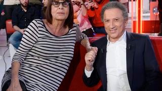 Les derniers mois de Michel Drucker n'ont pas été évidents : l'animateur apprend à vivre sans cette femme qui occupait une place à part