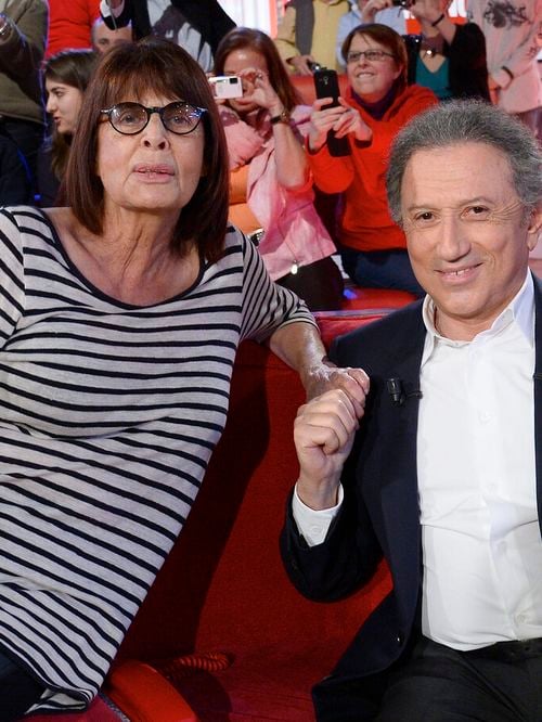 Les derniers mois de Michel Drucker n'ont pas été évidents : l'animateur apprend à vivre sans cette femme qui occupait une place à part
