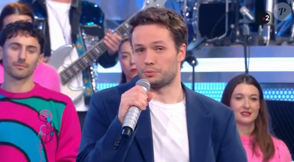 Et de façon atypique

Raphaël, Maestro de N'oubliez pas les paroles - capture d'écran France 2