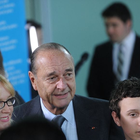L'ancien président français Jacques Chirac, sa fille Claude Chirac et son fils Martin assistent à la cérémonie au cours de laquelle le président français Nicolas Sarkozy décore Bernadette Chirac de la Légion d'honneur (Chevalier de la légion d'honneur) à la maison Solenn à Paris, France, le 18 mars 2009. Photo by Jacques Witt/Pool/ABACAPRESS.COM