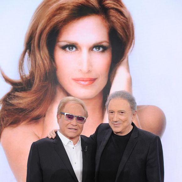 Exclusif - Orlando et Michel Drucker - Enregistrement de l'émission Vivement dimanche en hommage à la chanteuse Dalida  au studio Rive gauche , presentée par Michel Drucker . Diffusion sur France 3 le 10 novembre 2024. © Guillaume Gaffiot / Bestimage