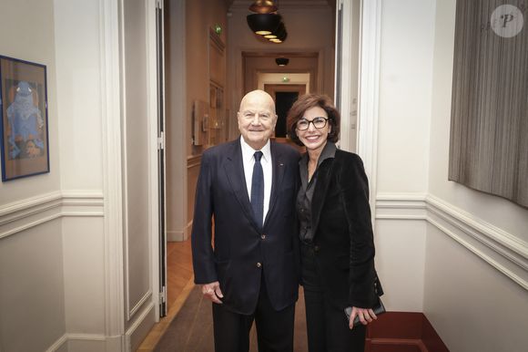 Marc Ladreit de Lacharrière, président du Cercle, était au cœur de cette soirée.

Marc Ladreit de Lacharrière, Rachida Dati réunis pour le dernier dîner du Cercle de la Revue des Deux Mondes de l'année le lundi15 décembre 2025

© Jack Tribeca / Bestimage