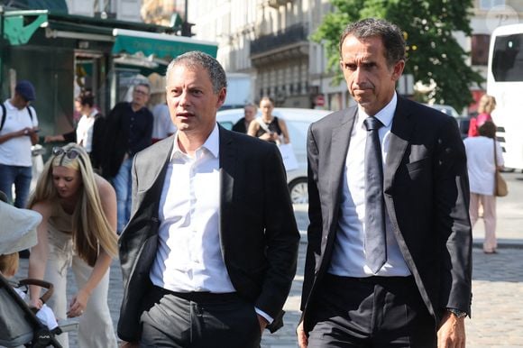 Marc-Olivier Fogiel, Alexandre Bompard - Arrivées aux obsèques de Philippe Labro en l'église de Saint-Germain-des-Prés à Paris le 13 juin 2025. © Dominique Jacovides - Christophe Clovis / Bestimage