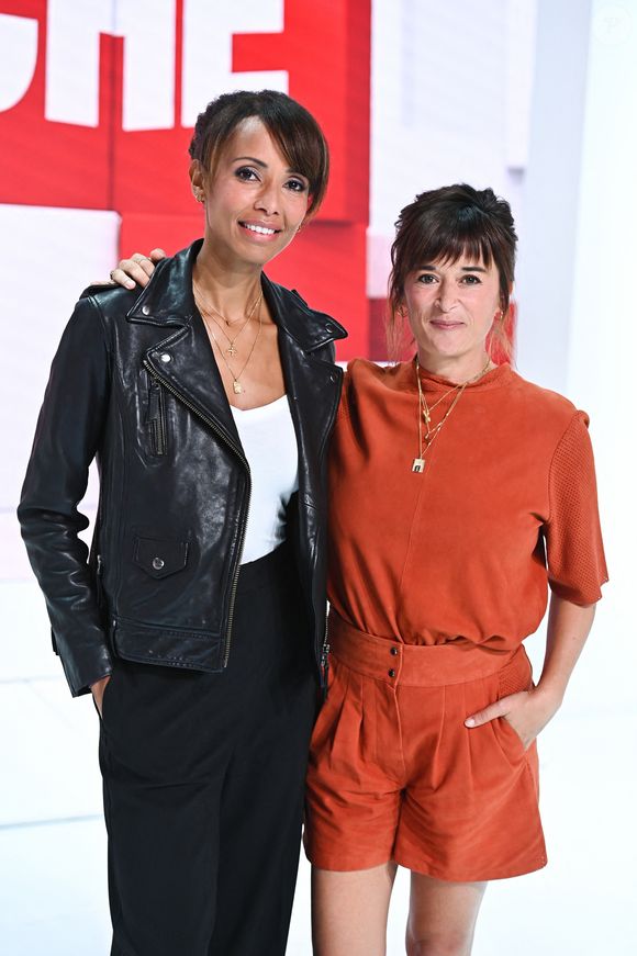 Leur implication a contribué au succès et à la popularité grandissante de la série.

Exclusif - Sonia Rolland et Beatrice De La Boulaye - Enregistrement de l'émission "Vivement Dimanche" au Studio Gabriel, présentée par M.Drucker et diffusée le 25 septembre sur France 3
© Guillaume Gaffiot / Bestimage