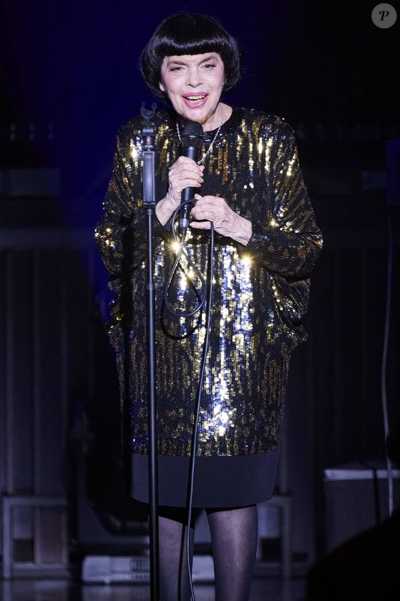 La chanteuse Francaise Mireille Mathieu en direct lors d'un concert de sa tournée d'adieu Goodbye my Love Goodbye au Kuppelsaal de Hanovre - 30/10/2024