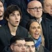 Jeanne Herry avec son fils au match PSG-Bayern Munich, Antoine est le portrait craché de son grand-père Julien Clerc