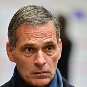 Rodolphe Saadé, propriétaire du journal "La Provence" - Le président de la République française E.Macron lors des "Discussions sur les enjeux démocratiques à l'épreuve des réseaux sociaux et des algorithmes" avec les lecteurs du journal "La Provence" à Marseille, le 16 décembre 2025. 
© ©hristian Liewig / Bestimage