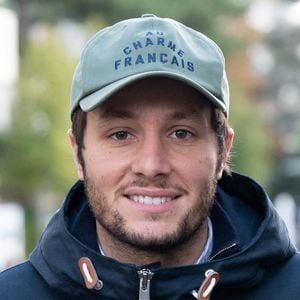 En 10 ans, il a conquis les sommets de la chanson française...

Vianney et sa compagne Catherine Robert assistent aux Internationaux de France 2020 à Roland Garros le 04 octobre 2020 à Paris, France. Photo by Laurent Zabulon/ABACAPRESS.COM