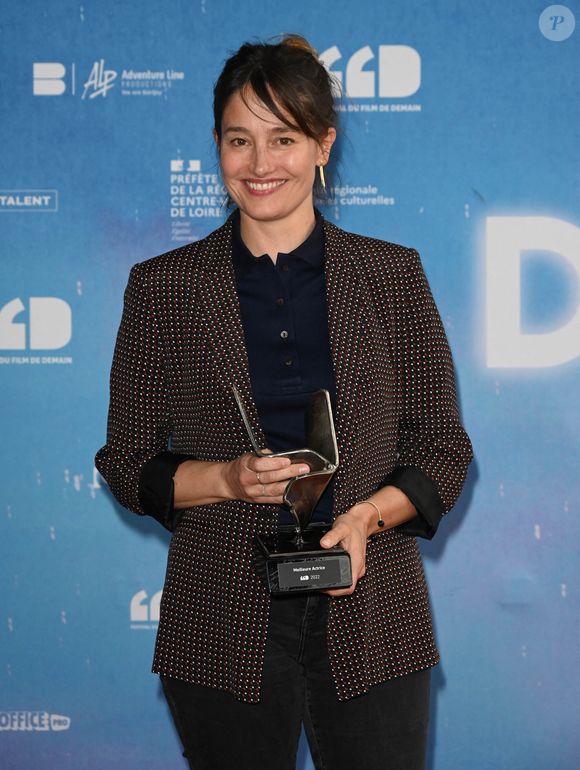 Marie Gillain (meilleure actrice pour "A la folie") - Photocall de la clôture du Festival du Film de Demain (FFD) au ciné Lumière à Vierzon le 5 juin 2022.

© Coadic Guirec / Bestimage