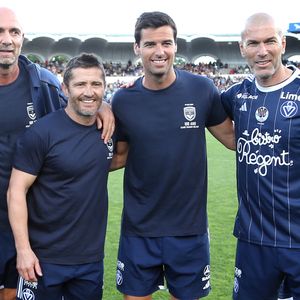 Christophe Dugarry, Bixente Lizarazu, Yoann Gourcuff, Zinedine Zidane - A l’occasion des 100 ans du parc Lescure, Bordeaux accueille au stade Chaban-Delmas un match de gala opposant les gloires des Girondins de Bordeaux au Variétés Club de France le mardi 14 mai 2024. © Patrick Bernard/ Bestimage