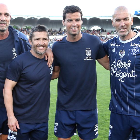 Christophe Dugarry, Bixente Lizarazu, Yoann Gourcuff, Zinedine Zidane - A l’occasion des 100 ans du parc Lescure, Bordeaux accueille au stade Chaban-Delmas un match de gala opposant les gloires des Girondins de Bordeaux au Variétés Club de France le mardi 14 mai 2024. © Patrick Bernard/ Bestimage