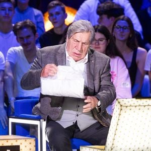 Exclusif - Jean-Pierre Castaldi lors de l'enregistrement de l'émission "La Boîte à secrets", présentée par F.Bollaert et diffusée le 9 janvier 2026 sur France 3, dans les studios du Lendit à Saint-Denis, France, le 2 décembre 2025. © Cyril Moreau/Bestimage