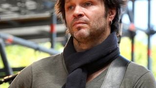 "Elle est toute blanche" : A 12 ans, le fils de Bertrand Cantat a découvert le corps de sa mère, le chanteur dormait juste à côté