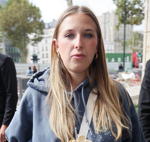 Exclusif - La chanteuse belge Helena Bailly - Les célébrités quittent les studios de RTL à Neuilly-sur-Seine, le 10 septembre 2024. 
© Jonathan Rebboah / Panoramic / Bestimage