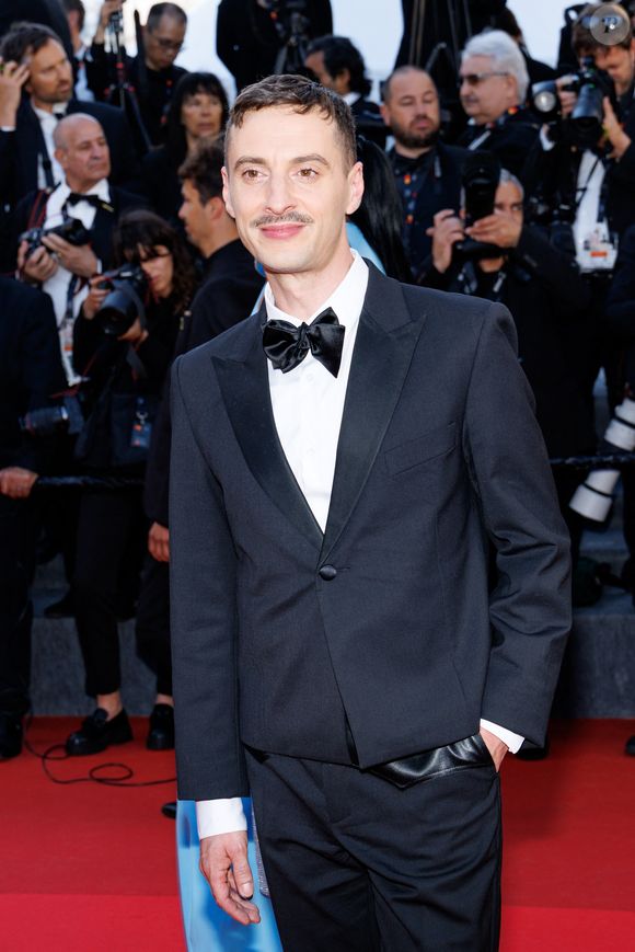 Thomas Jolly - Montée des marches du film " La vie d'une femme " lors du 79ème Festival International du Film de Cannes, le 13 mai 2026. © Jacovides-Moreau / Bestimage
