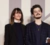 Sophie Marceau publie fin octobre Warszawa, un récit autobiographique dans lequel elle revient sur ses dix-sept années de vie avec le cinéaste Andrzej Żuławski, père de son fils aîné Vincent.

Exclusif - Sophie Marceau, son fils Vincent Żuławski, Eye Haïdara - Photocall de l'avant-première du film "Les Trois Mousquetaires : D'Artagnan" aux Invalides à Paris © Moreau / Jacovides / Guirec / Bestimage