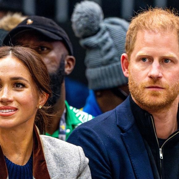 Le prince Harry et Meghan Markle assistent à un match de basketball en fauteuil lors des "Invictus Games Vancouver Whistler 2025" à Vancouver, le 9 février 2025.

Photo : Backgrid USA / Bestimage