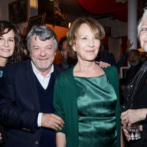 Valérie Lemercier, Jean-Louis Borloo, Nathalie Baye et Tonie Marshall - Soirée en l'honneur de Nathalie Baye, organisée par Louis Michel Colla, à La Chope des Puces, restaurant mythique de Marcel Campion à Saint-Ouen. Le 30 avril 2018
© Cyril Moreau / Bestimage