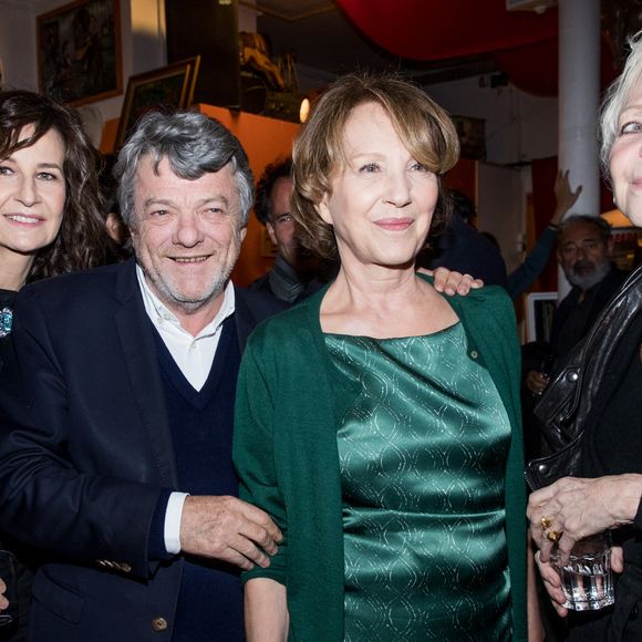 Valérie Lemercier, Jean-Louis Borloo, Nathalie Baye et Tonie Marshall - Soirée en l'honneur de Nathalie Baye, organisée par Louis Michel Colla, à La Chope des Puces, restaurant mythique de Marcel Campion à Saint-Ouen. Le 30 avril 2018
© Cyril Moreau / Bestimage