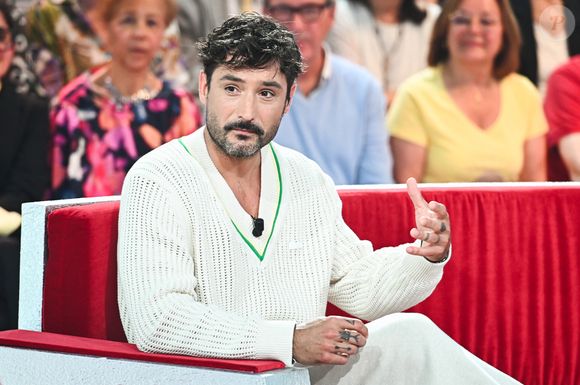 Exclusif - Jérémy Frérot - Enregistrement de l'émission "Vivement dimanche" au studio Gabriel, présentée par M.Drucker, et diffusée sur France 3 le 15 juin 2025. 
© Guillaume Gaffiot / Bestimage