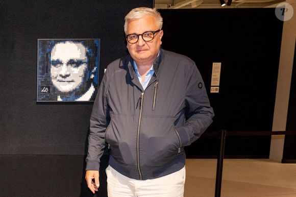 Laurent de Belgique avait croisé son fils par le plus grand des hasards il  a quelques années.

La famille royale belge a été aperçue à l'exposition "Bricks of Wonder" à Leidschendam, où elle a manifesté son intérêt pour les œuvres d'art originales présentées. © Backgrid USA / Bestimage