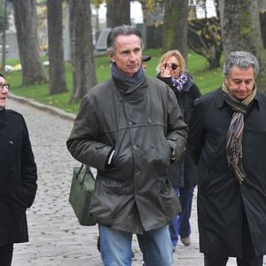 Josiane Balasko, Michel Blanc, Thierry Lhermitte, Christian Clavier, Gerard Jugnot et Marie-Anne Chazel faisait tous partie de cette troupe

Michel Blanc, Thierry Lhermitte, Christian Clavier, Gerard Jugnot et Marie-Anne Chazel - Exclusif - Inhumation définitive de Tsilla Chelton alias 'Tatie Danielle' suite a son décès en date du 15/07/2012 au cimetière du Père Lachaise a Paris le 16 Novembre 2012.