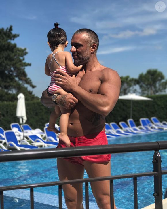 Entouré des siens

Patrick Antonelli en famille sur Instagram